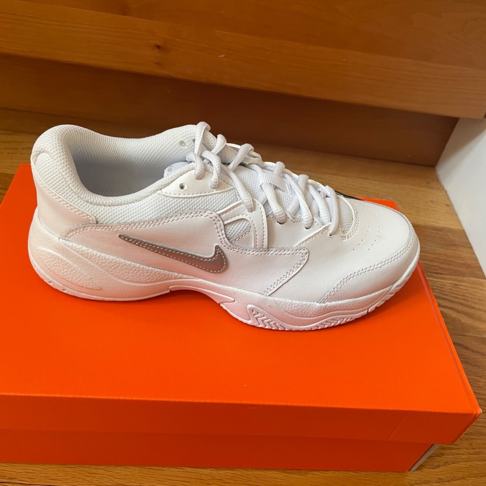 Only One Pair!! Nike Junior Court Lite 2 Tennis Shoes Youth 6/Women 7.5